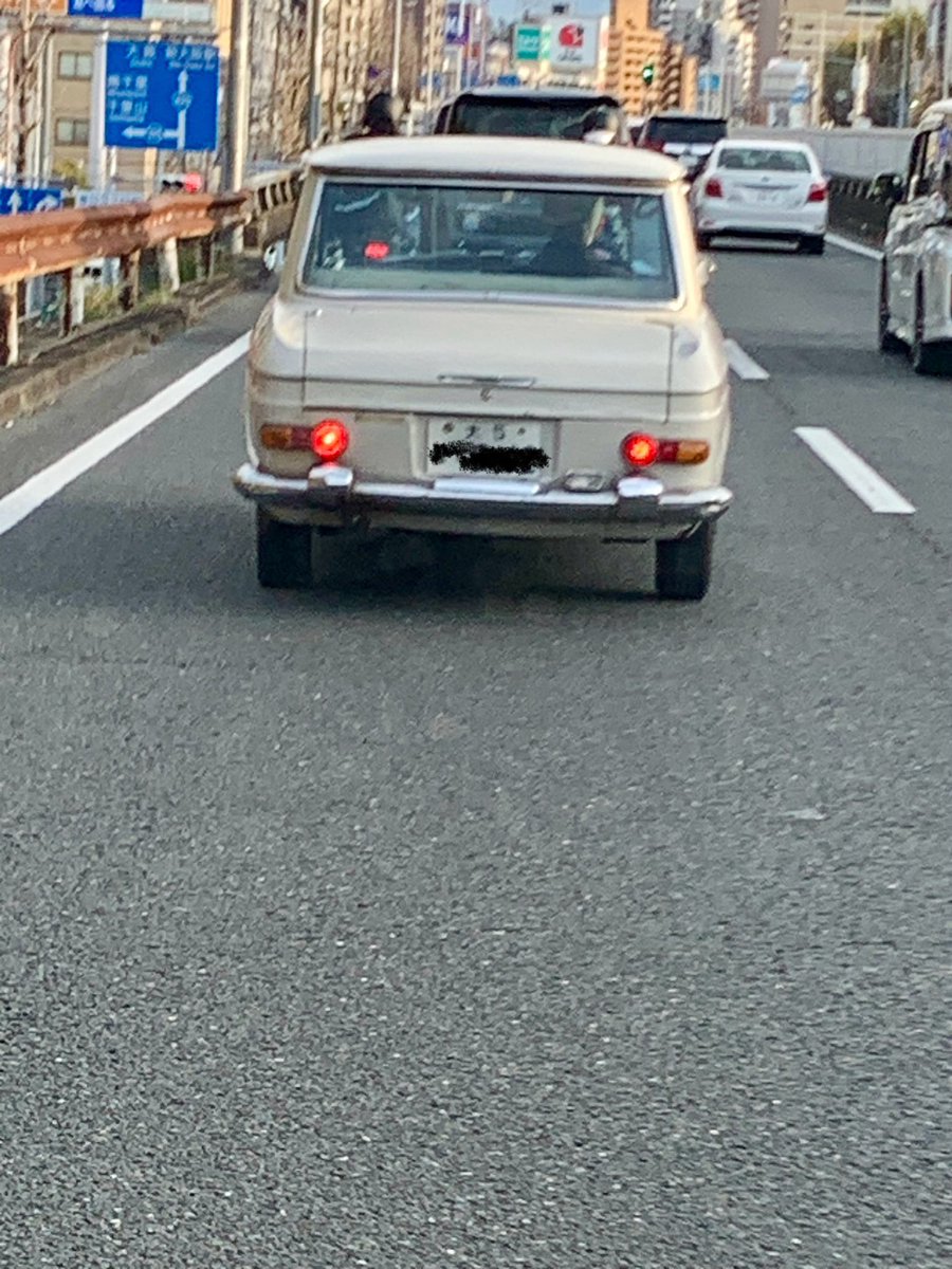 大阪ナンバー？すごい
初めて見た