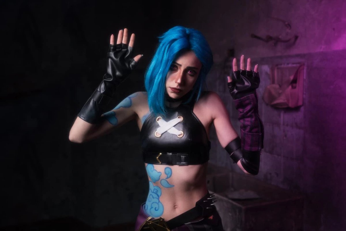 ezcosplay_com's tweet photo. "Are we still sister?"
💙Cosplay by IG@akisora_sen
📸 IG@gf_cinematicphotos
✨#Costume & #wig from @ezcosplay_com
Get this #JinxCostume here 🛒🔗https://t.co/XTivmFOb3u
#arcane #arcanecosplay #jinxcosplay #leagueoflegends #gamecosplay #cosplay #cosplaygirl #jinx #cosplayer https://t.co/i5jUia93RX