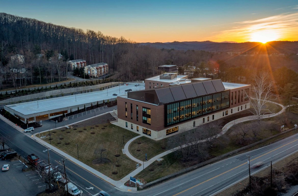 Dr. Richard Ma, MD (@richardmamd) on Twitter photo Had a great weekend back in Cville. The growth <a href="/MedicineUVA/">UVA School of Medicine</a> was incredible to see including the UVA Orthopaedic Center. Thank you <a href="/UVAMedAlum/">UVA Medical Alumni Association</a> for the award and distinction, hospitality, and the opportunity to connect with colleagues and friends! x.com/UVAMedAlum/sta…. Had a great weekend back in Cville. The growth <a href="/MedicineUVA/">UVA School of Medicine</a> was incredible to see including the UVA Orthopaedic Center. Thank you <a href="/UVAMedAlum/">UVA Medical Alumni Association</a> for the award and distinction, hospitality, and the opportunity to connect with colleagues and friends! x.com/UVAMedAlum/sta….