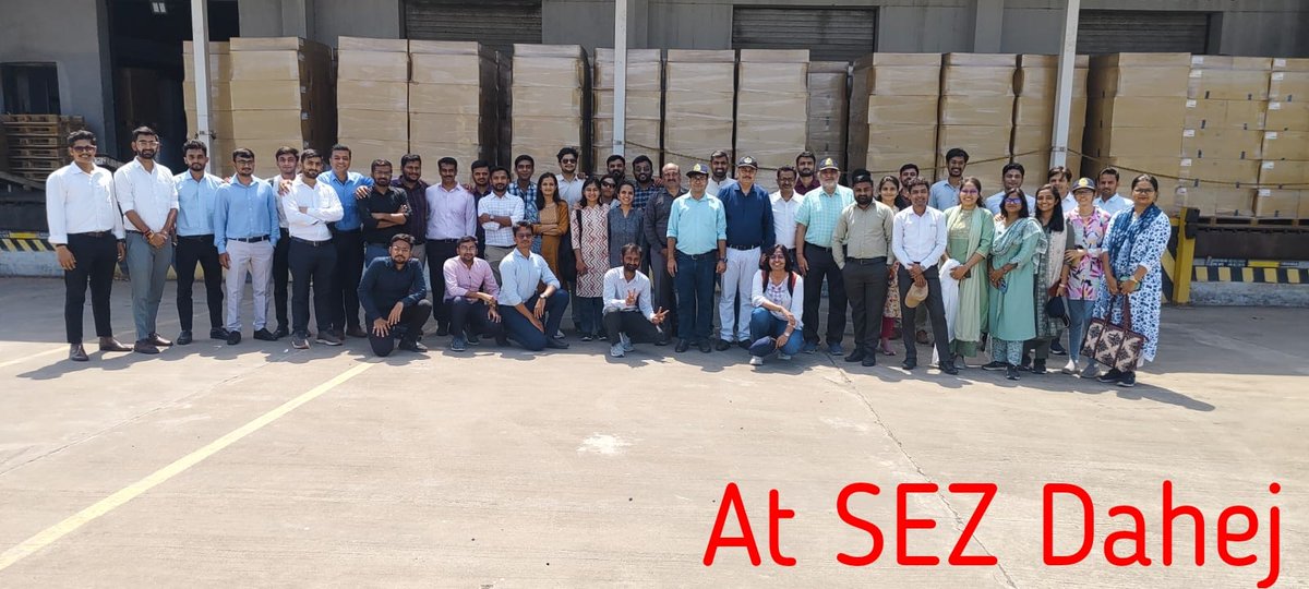 NacinVadodara's tweet photo. To provide practical experience in trade practices, a tour was arranged for trainee officers at SEZ Dahez and ICD Varnama.  Assistant Commissioners and STOs from the Gujarat State GST interacted with host officers and trade members, gaining valuable insights. https://t.co/XMFkgDeDvK