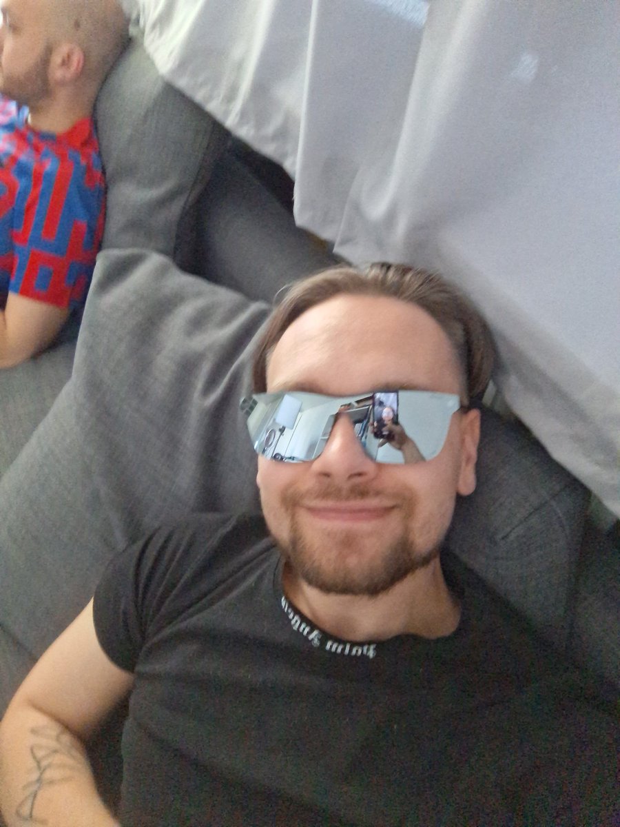 Podsumowując dzisiejszy poranek:

- trzeba  zorganizować pl esport MMA
- 100 lewusów na luzie pokonałoby Klepsydrę 
- bycie ministrantem to nie wstyd
- nie ma miejsca na trójkąt w gadają 
- kochać świętego z Nazaretu

Więcej wniosków na anstwpbym poranku