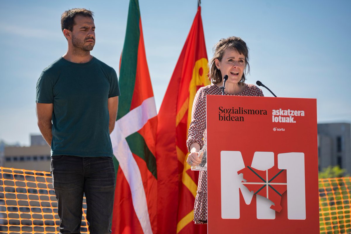 🚩𝐒𝐨𝐳𝐢𝐚𝐥𝐢𝐬𝐦𝐨𝐫𝐚 𝐛𝐢𝐝𝐞𝐚𝐧, 𝐚𝐬𝐤𝐚𝐭𝐳𝐞𝐫𝐚 𝐥𝐨𝐭𝐮𝐚𝐤

Egungo testuinguruan, urgentziazkoa da sozialismorako euskal bidean sakontzen jarraitzea.

Dena erabaki nahi dugu, dena aldatu nahi dugulako.
🔗sortu.eus/albisteak/egun…