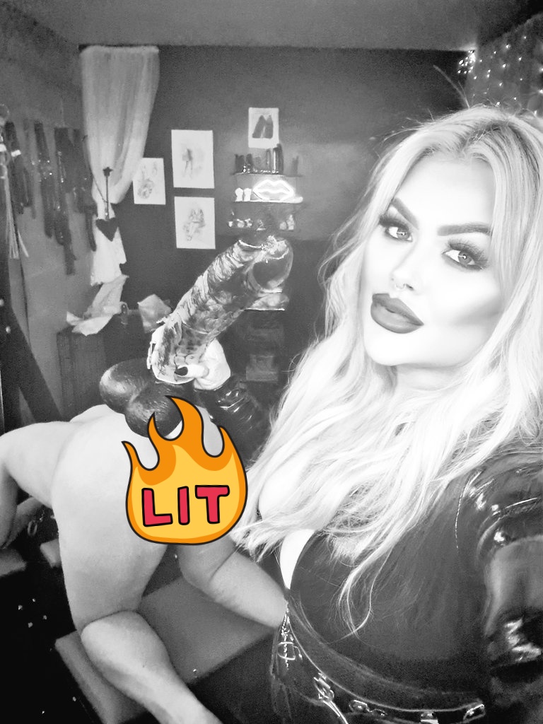 Mistress of the week is <a href="/Misslauracoats/">Miss Laura</a> Come check her out now on mistress-directory.com/mistress/50ef0…