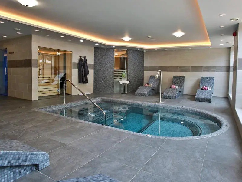 I thought I would put together all the options for spa days across Surrey.

Read more 👉 lttr.ai/AeMDs