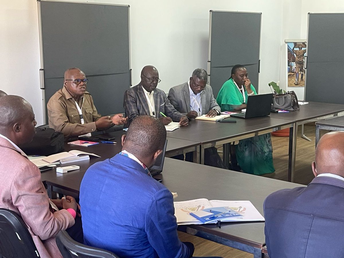 giz_drcongo's tweet photo. Avec le soutien de la GIZ #ProjetDemoLoc, le #HautKatanga avance vers la mise en place de son Conseil Provincial de la Décentralisation. Les ateliers préparatoires en cours, sont une étape clé pour renforcer la participation de tous les acteurs #CTAD @COREF_RDC ! https://t.co/fEbf4rE1vs