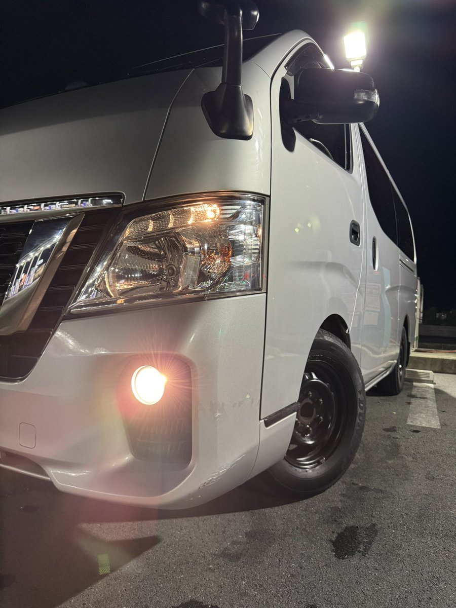 kitajyi86's tweet photo. やっと会社のクルマのタイヤ交換
ホイールキャップあるけど、テッチン磨いてみた
さあもうひと頑張り
#NV350
#NowPlaying
#LOVEBITES
#Bravehearted https://t.co/R4HeyLCTA1