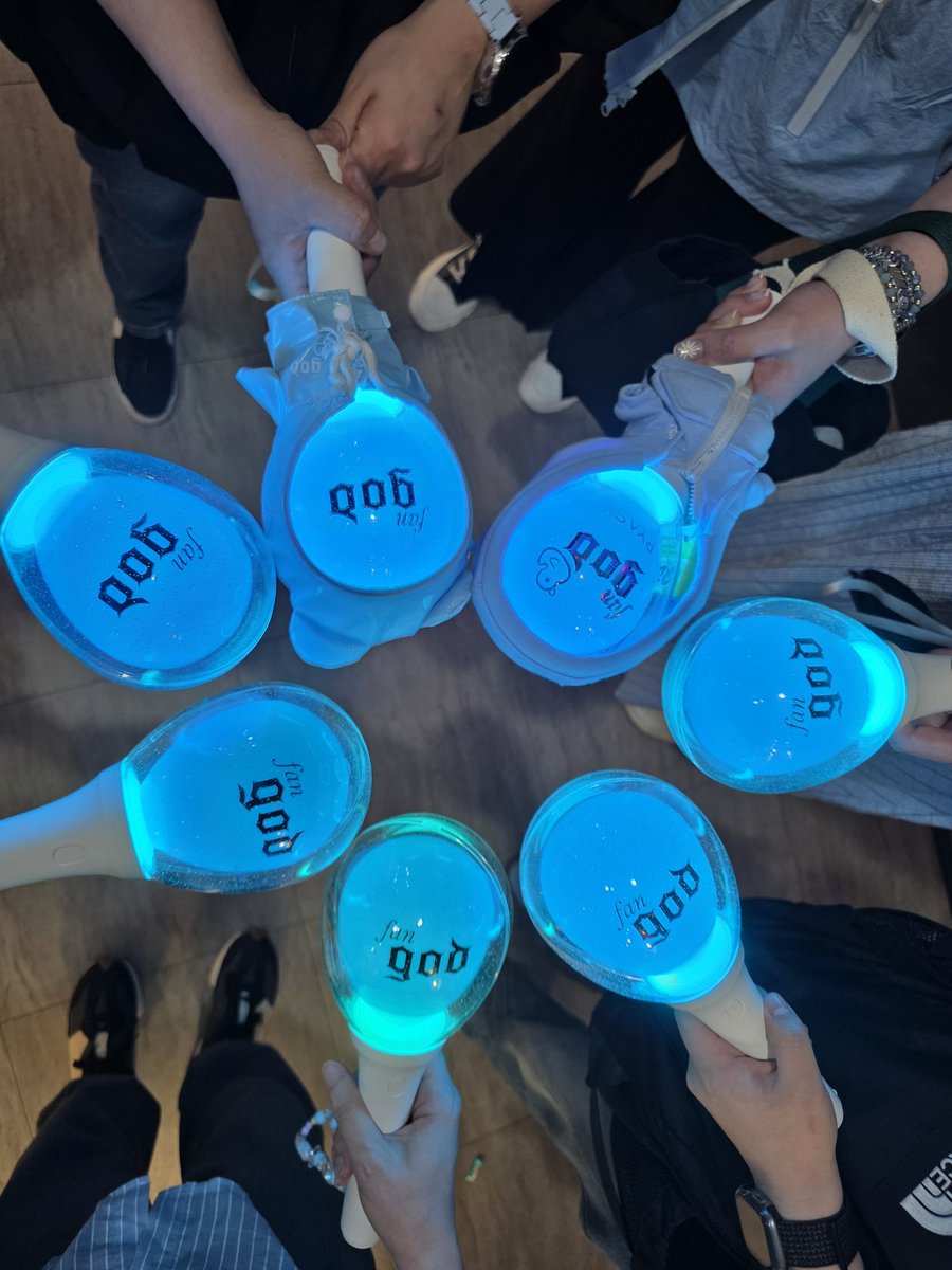 hoihoi136's tweet photo. 서스페 날씨 최고 🩵🩵🩵🩵🩵🩵🩵 
샘들이랑 같이 와서 더 즐거워요 🤗🤗🩵

태그오류나는 @yeon2_0113 샘은 본문에 따로 태그 🩵 https://t.co/JONn8HL2H7