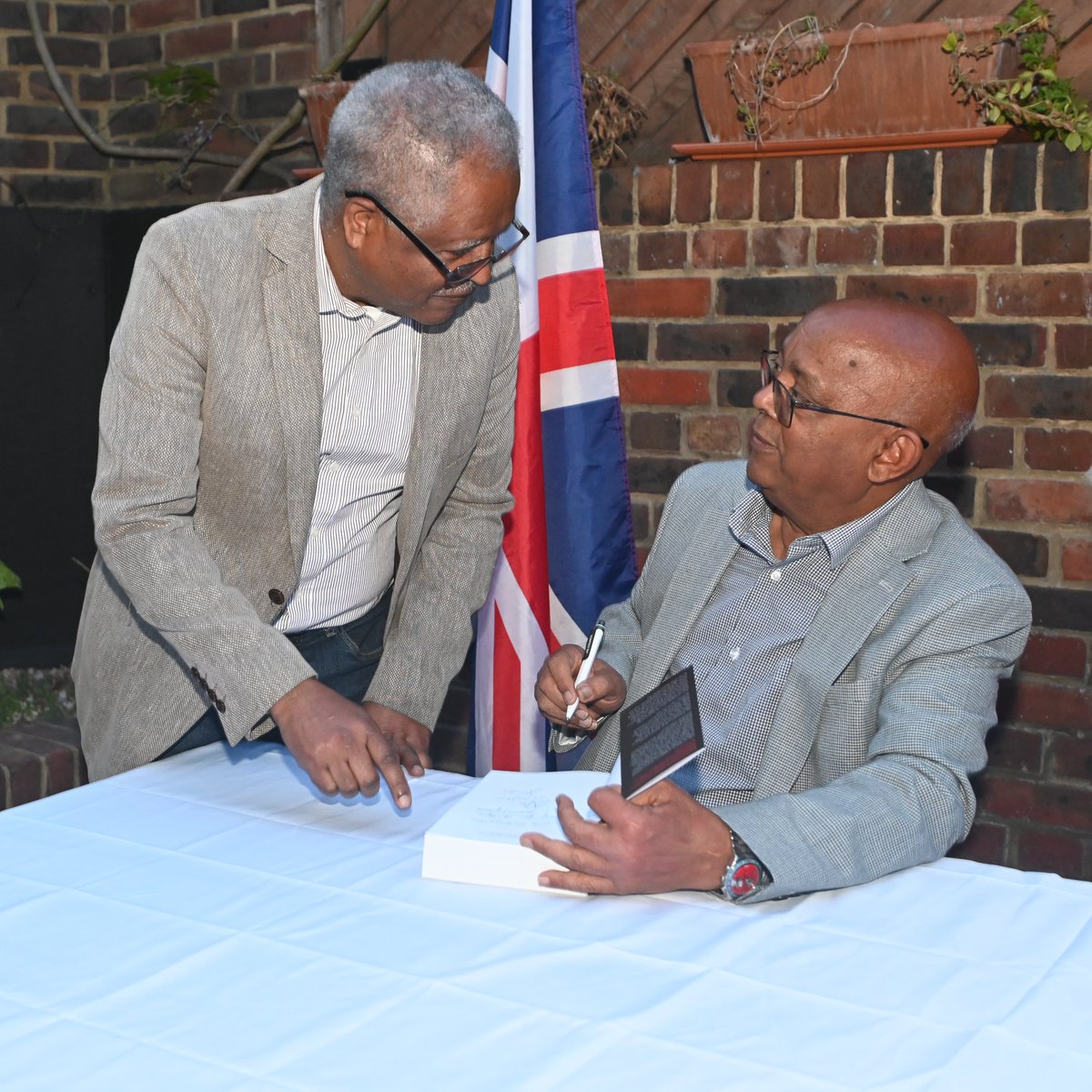 An event to celebrate the launch of Alemseged Tesfai's book. This gathering was a wonderful occasion that brought together African diplomats, academics, and journalists. #DiscoverEritrea
