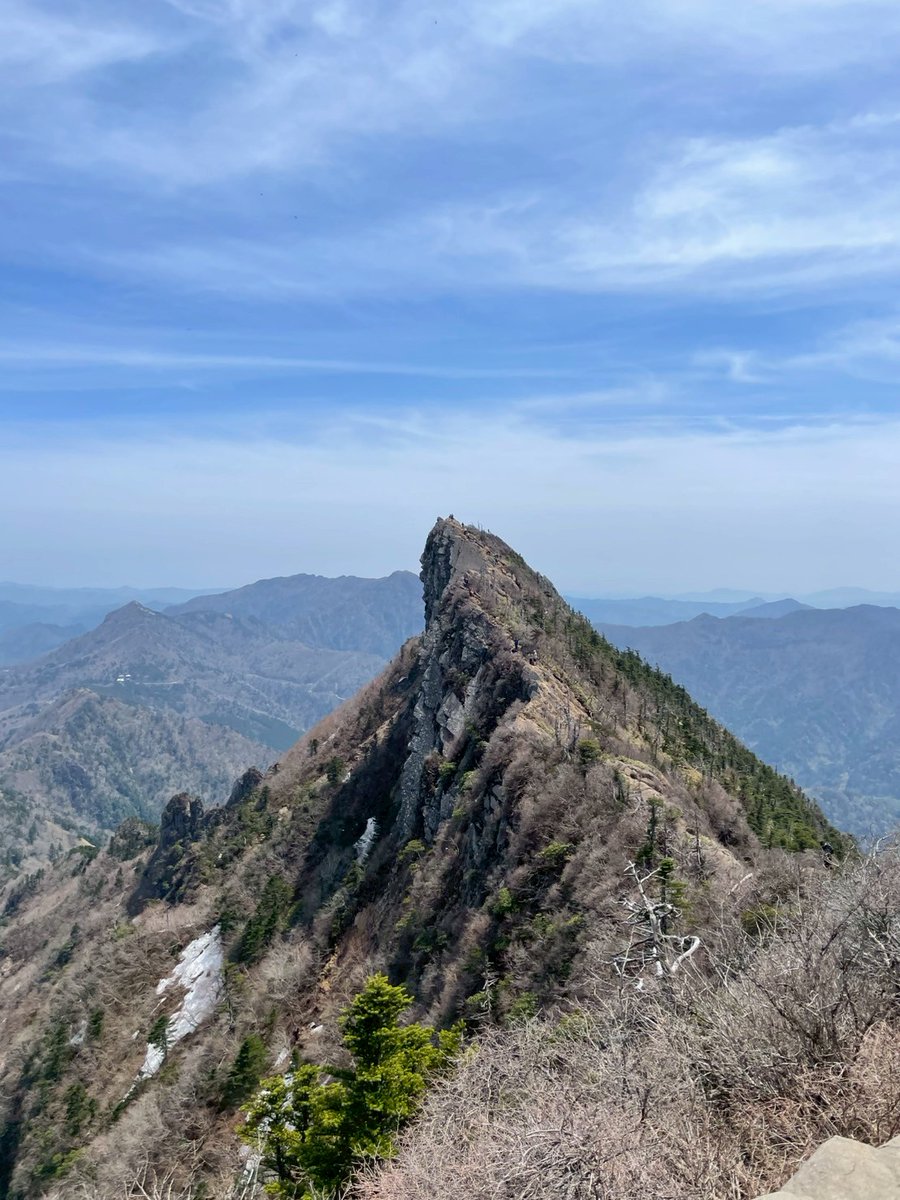 squawk772ER's tweet photo. 西日本最高峰、標高1982mの石鎚山に��登頂。 https://t.co/QRk4lMpg4n