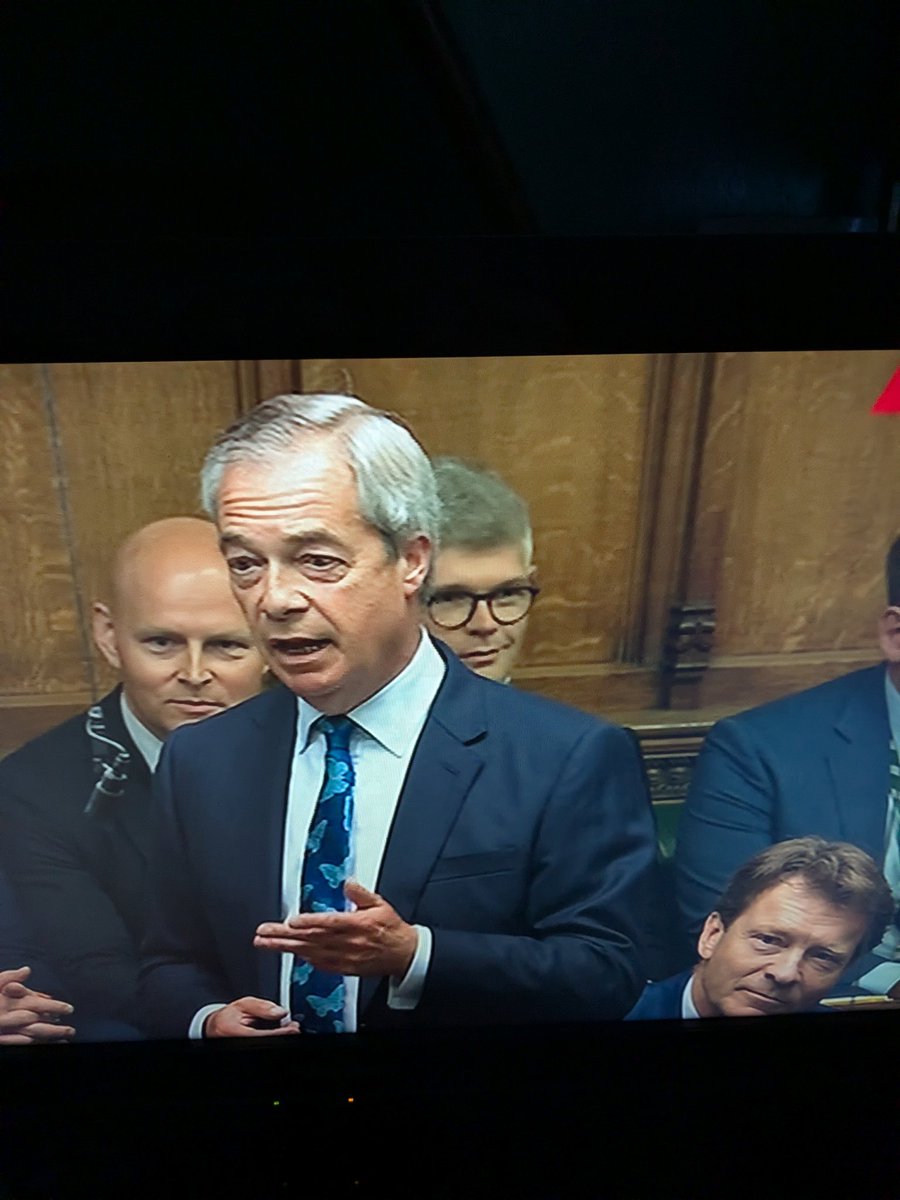 Mike Oxlong 🏴 tweet media