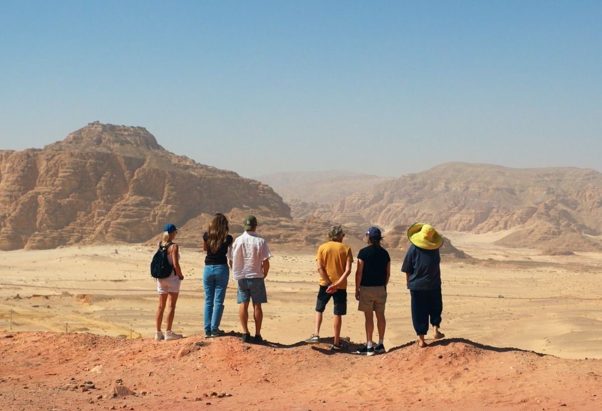 anamari_db's tweet photo. Es hoy! 🔥 @davidbisbal, @RosannaZanetti, @SSantiagosegura, #EvaHache & #BelenRueda siguen la aventura de #UniversoCalleja en Egipto con @JesusCalleja & @TitoVivas_SH.
A las 22/50 horas en @telecincoes. https://t.co/QDK6erIRYb