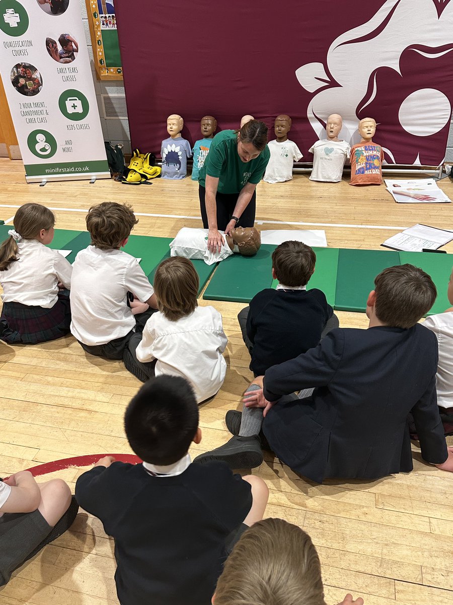 KESBathJunior's tweet image. With the support of @minifirstaiduk Year 5 learnt valuable first-aid skills yesterday, including how to perform CPR, placing someone in the recovery position and how to manage choking.