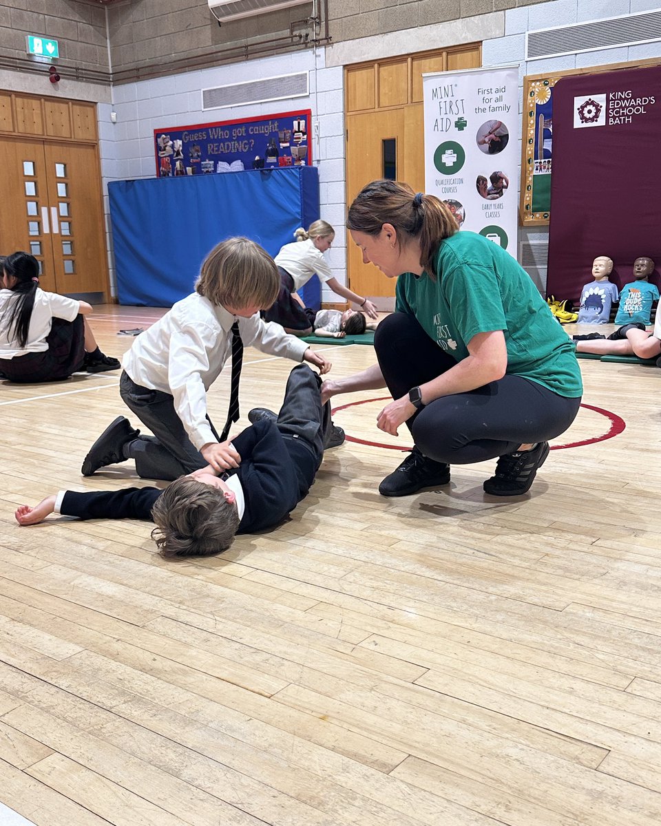 KESBathJunior's tweet image. With the support of @minifirstaiduk Year 5 learnt valuable first-aid skills yesterday, including how to perform CPR, placing someone in the recovery position and how to manage choking.