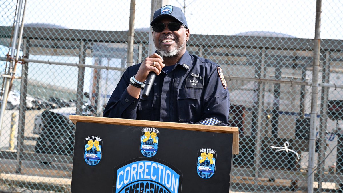 CorrectionNYC's tweet photo. The Boldest Family sends well-wishes for a happy and healthy retirement to hero #CorrectionOfficer Mack, a 37-year #DOC veteran who celebrated his last tour yesterday. Learn more at https://t.co/CZJyrJSq13. #NYCDOCHero #JoinTheBoldest https://t.co/5nOrc6VpFo