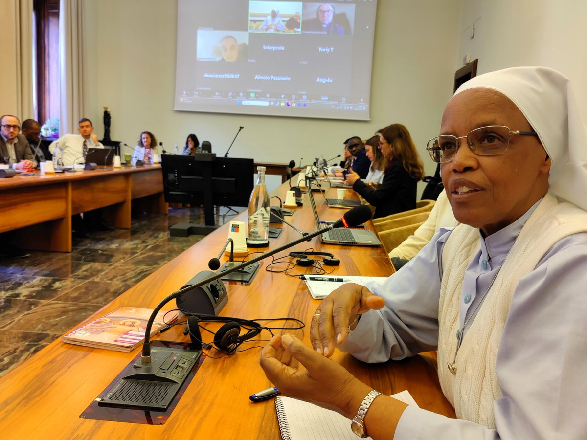 Sviluppo Umano Integrale (@vaticanihd_it) on Twitter photo “Ripensare il #lavoro e l'assistenza per rivalutare la #cura” 🤲❤
In occasione del Giubileo dei Lavoratori, abbiamo accolto in Dicastero la filosofa e giurista canadese Jennifer Nedelsky, che ci ha offerto un interessante approfondimento sul tema.🤝
@asmerilli <a href="/FoW_LS/">The Future of Work, Labour after Laudato si’</a> “Ripensare il #lavoro e l'assistenza per rivalutare la #cura” 🤲❤
In occasione del Giubileo dei Lavoratori, abbiamo accolto in Dicastero la filosofa e giurista canadese Jennifer Nedelsky, che ci ha offerto un interessante approfondimento sul tema.🤝
@asmerilli <a href="/FoW_LS/">The Future of Work, Labour after Laudato si’</a>