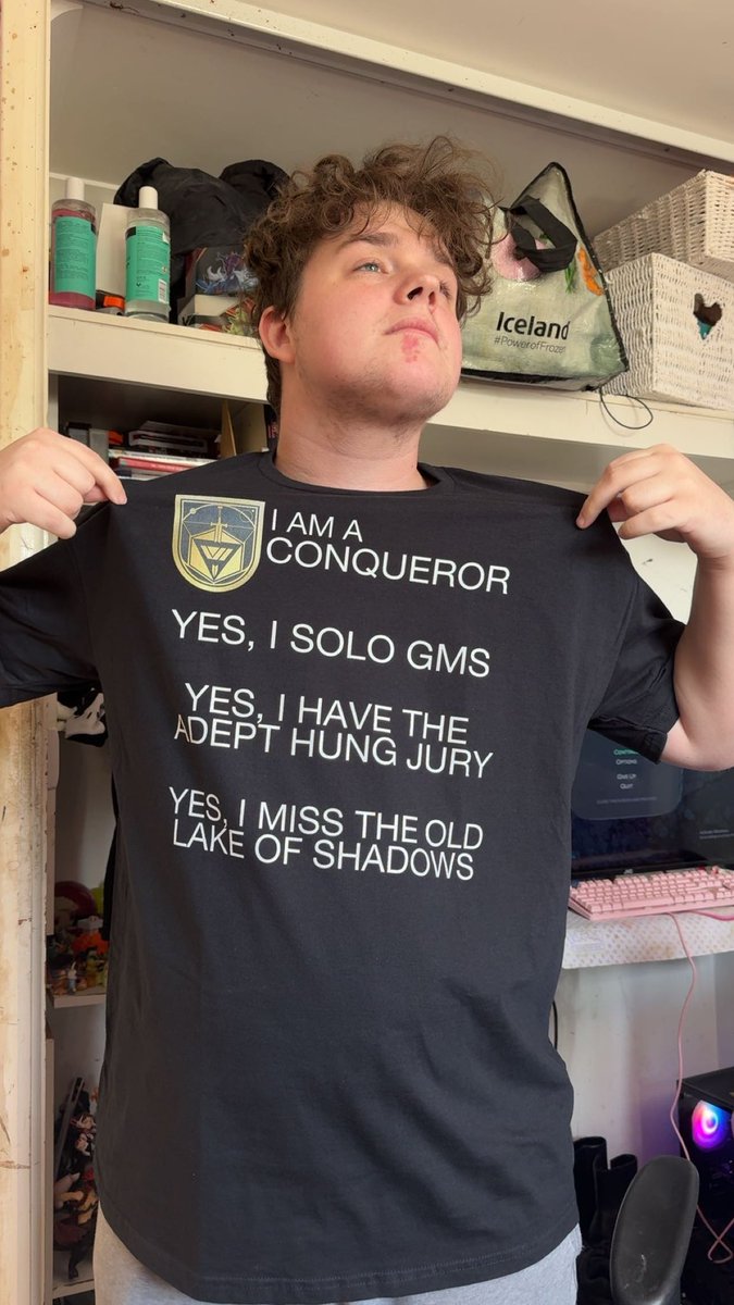colesmithen2's tweet photo. My @LukeCB14 shirt arrived and has made my life 100x times better people smile my way and feel a sense of safety when I’m around thanks to this shirt https://t.co/pUuJtLdcww