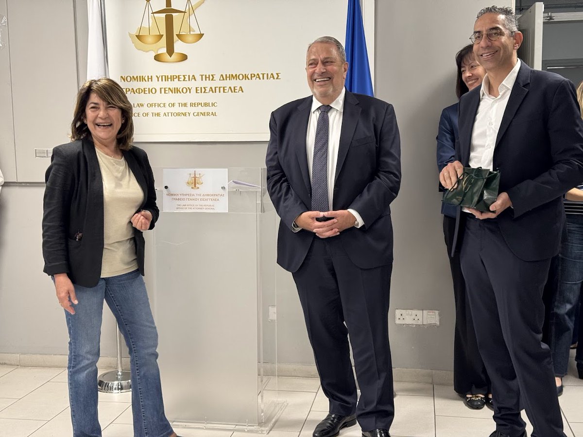 Attorney General's Office CY (@lawofficecy) on Twitter photo Καλή αφυπηρέτηση και κάθε καλό στην Μαρία μας! Δυναμική παρουσία σε <a href="/LawOfficeCY/">Attorney General's Office CY</a> από το 1982 που εντάχθηκε στη #ΝΥ, μέχρι σήμερα που αφυπηρετεί από τη θέση της Πρώτης Γραμματειακής Λειτουργού Καλή αφυπηρέτηση και κάθε καλό στην Μαρία μας! Δυναμική παρουσία σε <a href="/LawOfficeCY/">Attorney General's Office CY</a> από το 1982 που εντάχθηκε στη #ΝΥ, μέχρι σήμερα που αφυπηρετεί από τη θέση της Πρώτης Γραμματειακής Λειτουργού