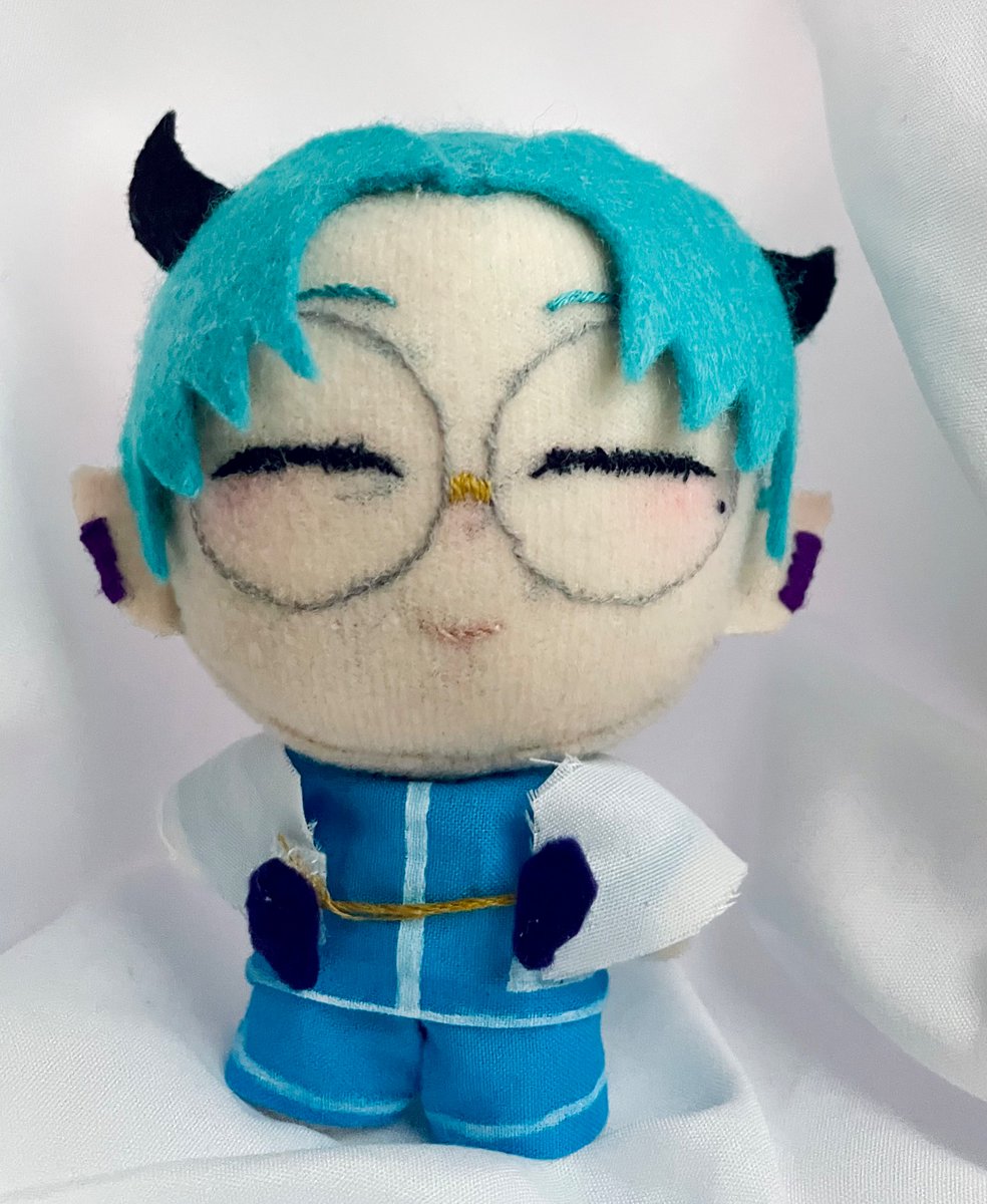 アミィ・キリヲくんぬいつくりました🫶🏼
たきゅーとちゃん（<a href="/tacute3/">"女子中学生"ぬいものアイドル たきゅーと★とってもかわいい</a>）の10cmぬいの型紙をお借りしました！
初めてぬいをつくったんですけどたきゅーとちゃんの動画がとってもわかりやすかったです！