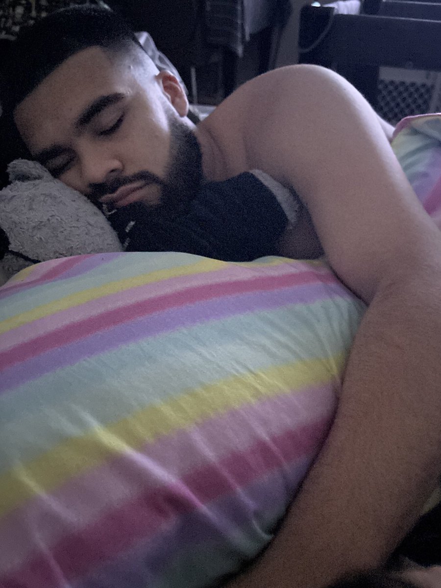 Put his ass to sleep every night 😘😌
He loves it over hereeeee👩‍❤️‍💋‍👨