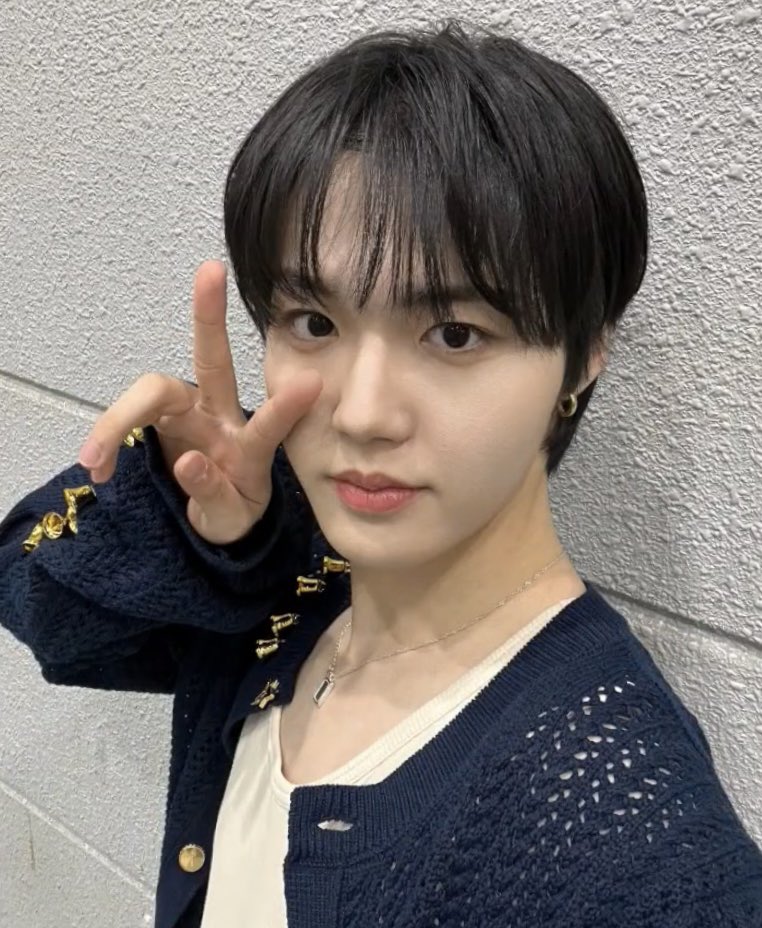 초코 tweet media