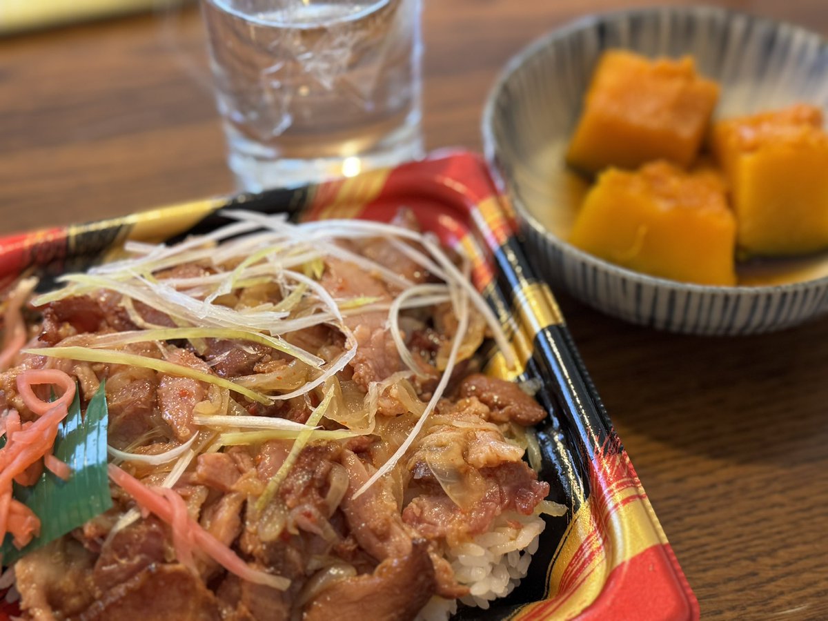 午前中の整形外科→整骨院から、月末アレコレの用事で原稿は進まず💦
5月は頑張らないと!!!💪 