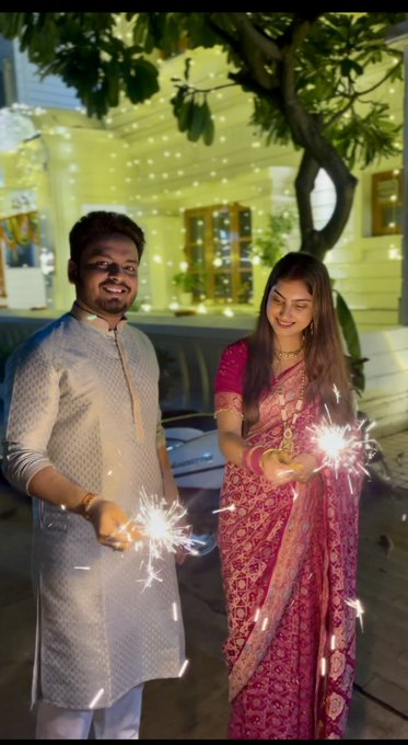 FarrandC24105's tweet photo. Wish you all a very happy diwali ❤️❤️🪔🪔
#diwali #diwali2024 https://t.co/EHFCvtYc7g