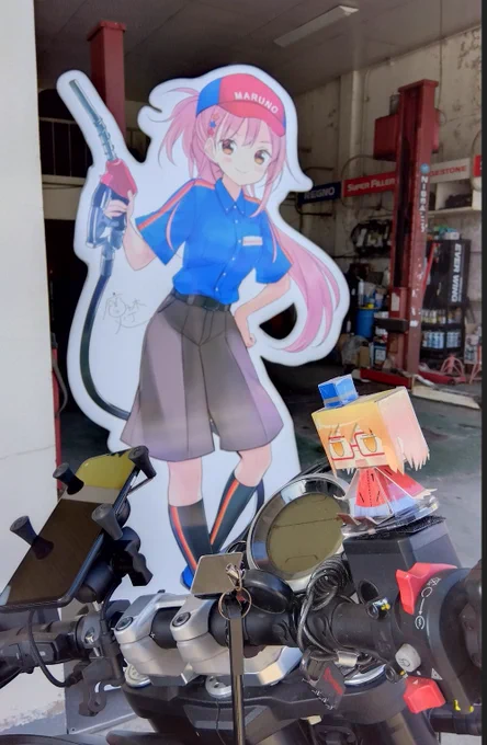 ワイにはこの写真がこう見えたんや・・・。#ガソスタむすめ 