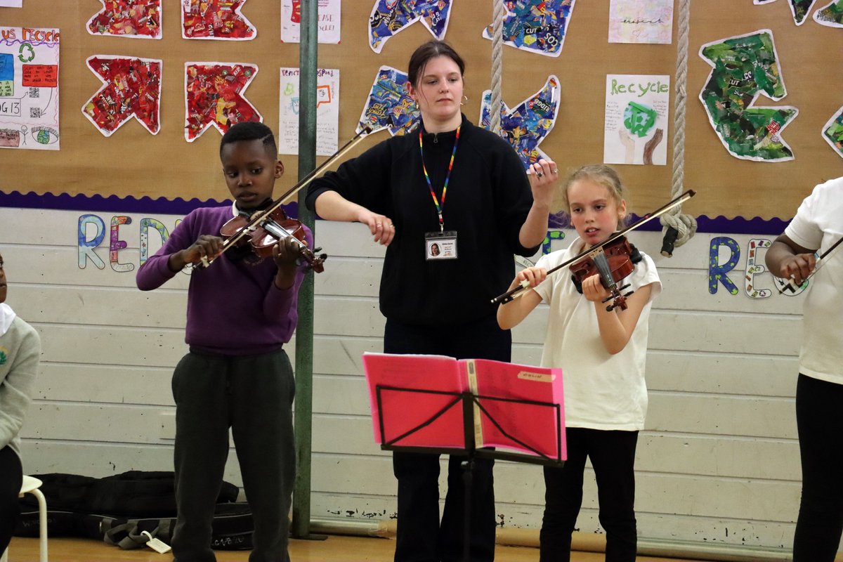 bignoisescot's tweet photo. We were delighted to welcome @Edinburgh_CC leader Jane Meagher to visit #BigNoiseWesterHailes yesterday, where she saw first-hand how the programme is supporting over 500 children each week to grow in confidence and vital life skills through music  🎶

We were also treated to a special performance from #BigNoiseRaploch alumni - what brilliant role models to have for our youngest members 🎻 

🗣️ “We are committed to tacking poverty in our city and community-based projects such as Big Noise are doing brilliant work in the Wester Hailes community and beyond to transform lives through music. It is important that we encourage creativity and offer broader access to music education to learners of all ages, and I’m pleased to see Big Noise supporting our wider efforts across Edinburgh to make music accessible and inclusive for all.” - Councillor Jane Meagher

We are so grateful to @Edinburgh_CC, our local partner schools @Clovenstone, @SighthillS, and @CanalViewPSEdin, and of course the community of Wester Hailes for their ongoing support since launching #BigNoise in Edinburgh 3 years ago 🙌