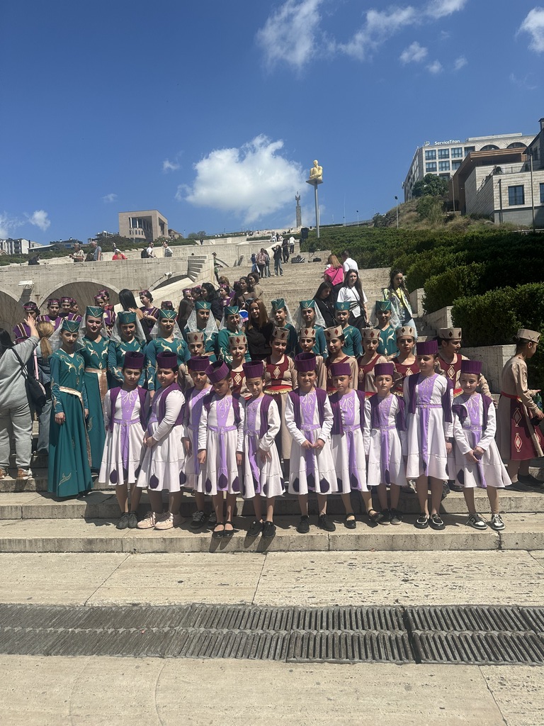 ArmRoundTable's tweet photo. 🌍💃 On #InternationalDanceDay, young dancers from Paruyr Sevak (Ararat region) lit up Yerevan, honoring the 100th anniversary of Gerard L. Cafesjian.
With support from @WCC_RoundTable 🇦🇲✨
#Gafesjian100 #Armenia #CulturalHeritage https://t.co/ooLcBpTrjU