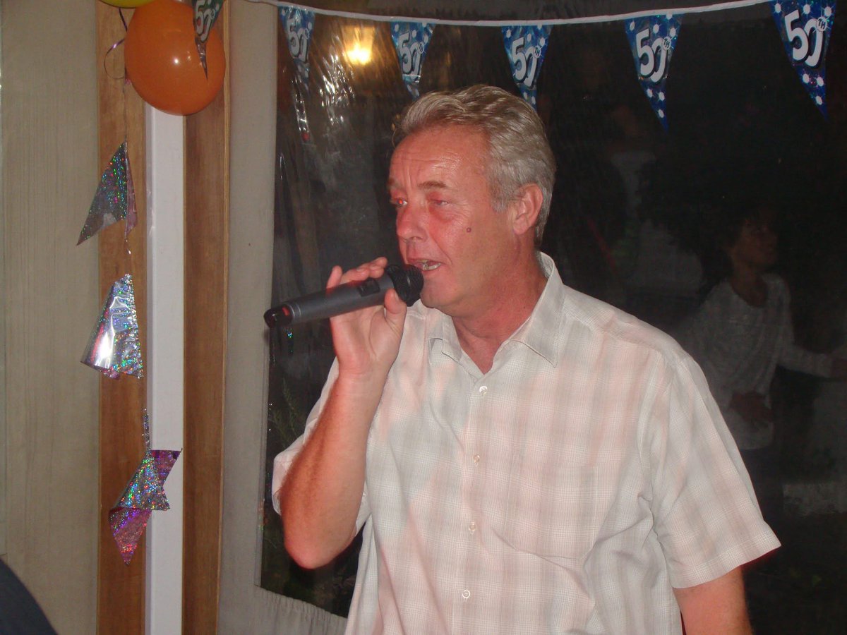 Mara Holmes tweet media