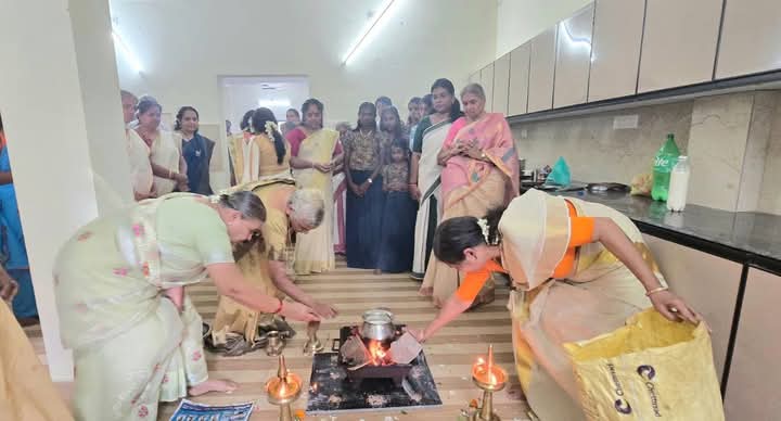 VSKKERAL's tweet photo. രാഷ്ട്ര സേവിക സമിതി കേരളാ പ്രാന്തത്തിന്റെ  സേവാ പ്രവർത്തനങ്ങൾ സമാജത്തിലേക്ക് എത്തിക്കുന്നതിന് വേണ്ടി രൂപീകരിച്ചിട്ടുള്ള രുഗ്മിണി സ്മൃതി ട്രസ്റ്റിന്റെ 'അഭയം - മാതൃശിശു സംരക്ഷണ കേന്ദ്രത്തിൻ്റെ  ഗൃഹപ്രവേശനകർമ്മങ്ങൾ ഇന്ന് രാവിലെ 8.00 മണിയോടെ നടന്നു.. https://t.co/Bw9YdiiDDq