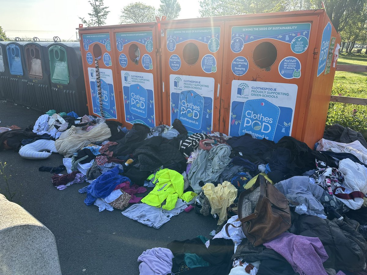 jane_last's tweet image. Since weekend, these pods near #Booterstown Dart Station have been full, and unwanted clothing dumped
all around them since. Rang the 3 numbers on the bins to contact
when full - each of them say their inbox is full and can’t take message. Such an eyesore @dlrcc