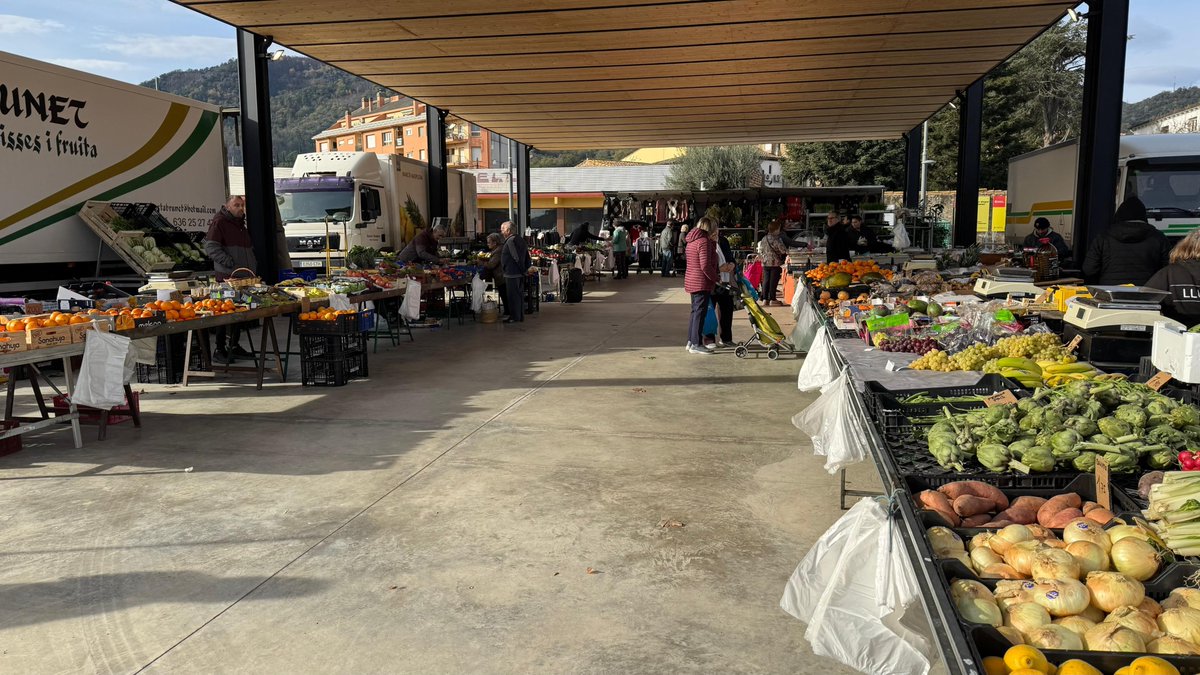 📢 Atenció!
Demà dijous 1 de maig, festiu del Dia del Treball, NO hi haurà mercat. 🛍️❌