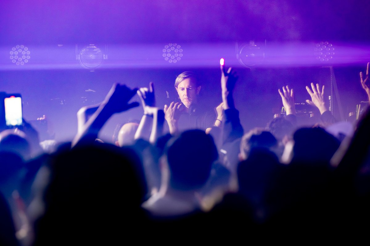 WOMB_Tokyo's tweet photo. APRIL 19, 2025
WOMB 25TH ANNIVERSARY PARTY

ALL PHOTOS: https://t.co/nYqDVQE2gc
BY @hideyuki_uchino , JUNPEI KAWAHATA

@richiehawtin 、MACHÌNA、 @gonno_desu が登場。1FはRICHIE×WOMB× 阿部酒造コラボ日本酒「SPARK」の試飲もできるフロア、4FはWOMB創世記から発信し続けるDRUM&amp;BASSフロア。 https://t.co/3PwXsqY0iM