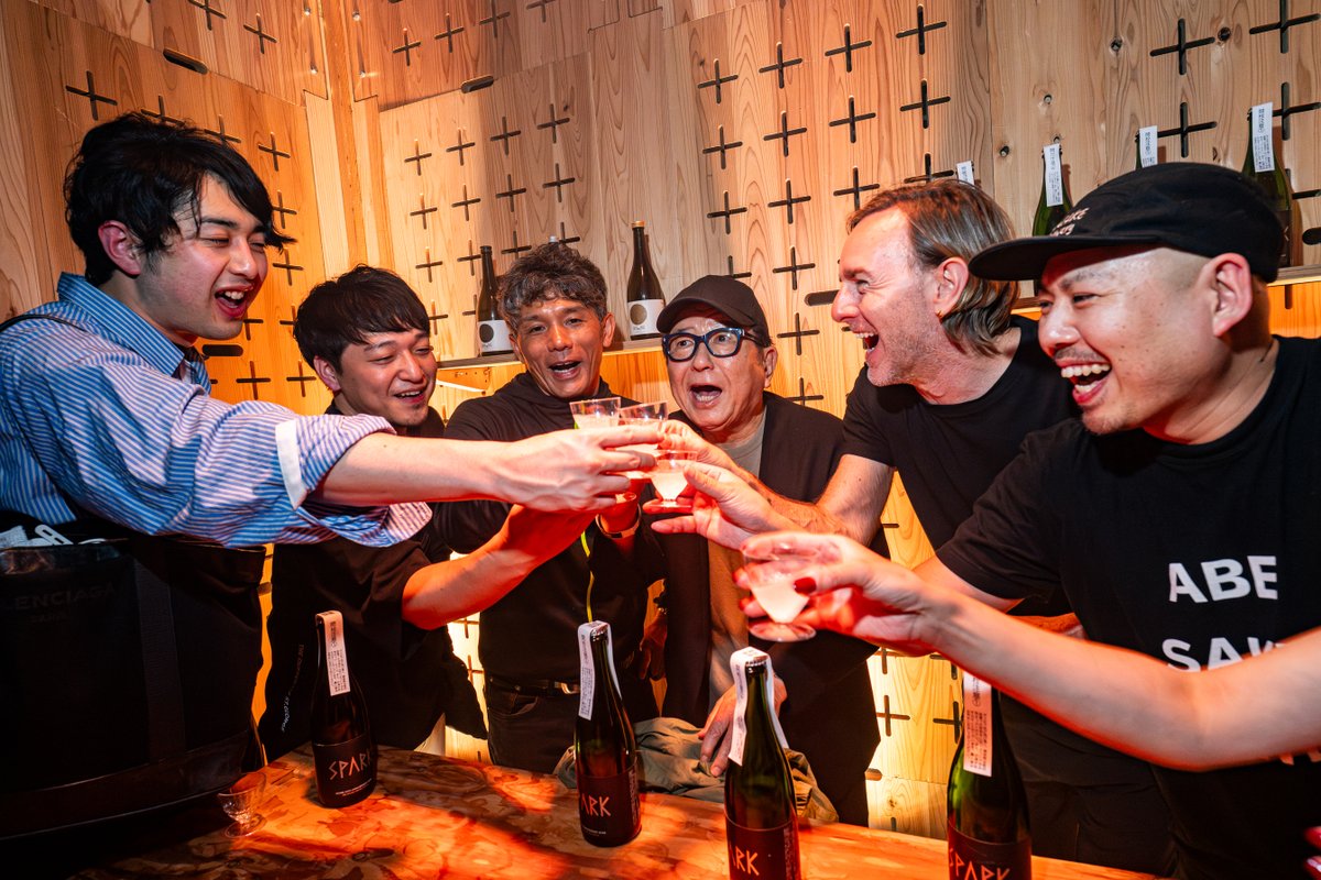 WOMB_Tokyo's tweet photo. APRIL 19, 2025
WOMB 25TH ANNIVERSARY PARTY

ALL PHOTOS: https://t.co/nYqDVQE2gc
BY @hideyuki_uchino , JUNPEI KAWAHATA

@richiehawtin 、MACHÌNA、 @gonno_desu が登場。1FはRICHIE×WOMB× 阿部酒造コラボ日本酒「SPARK」の試飲もできるフロア、4FはWOMB創世記から発信し続けるDRUM&amp;BASSフロア。 https://t.co/3PwXsqY0iM