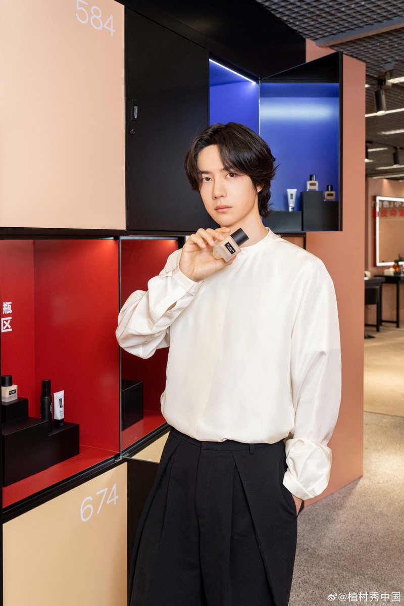 N8597N's tweet photo. หล่อระดับพรีเมียม เกรดดีสุดๆ กราบค่ะ
#Wangyibo
#หวังอี้ป๋อ 
#WangYiboxShuUemura https://t.co/lnzpS1QCFw
