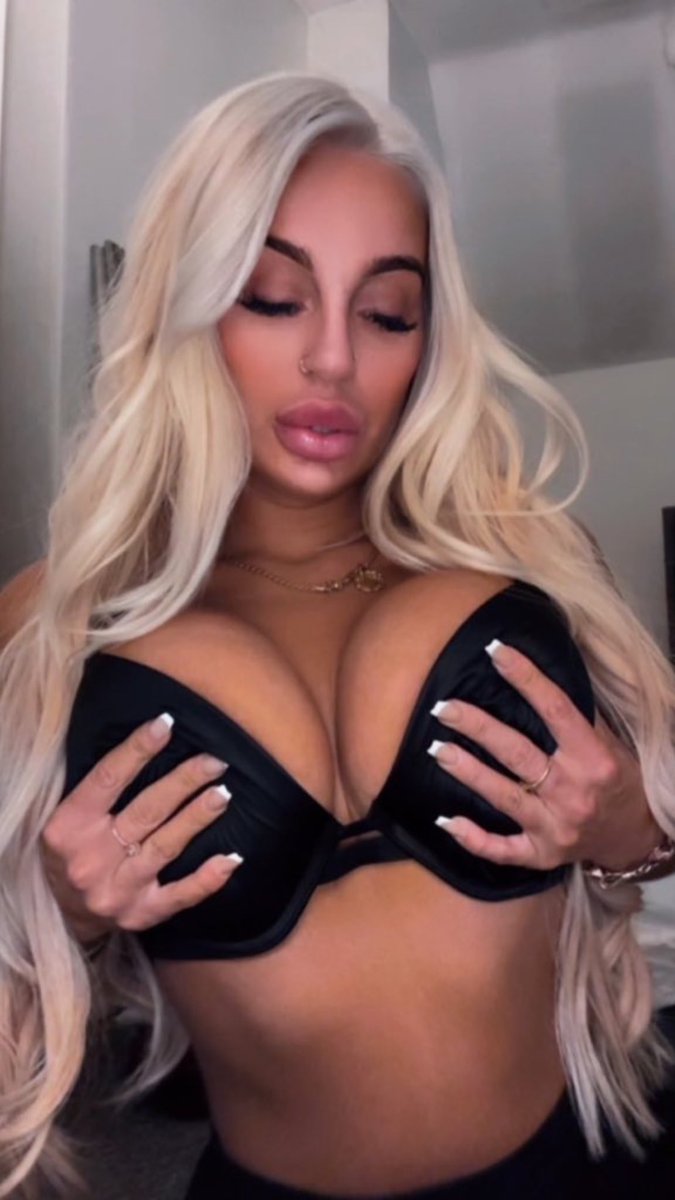 seynax001's tweet photo. Herrin mit den besten Titten. Chudai wataa

#humanatm #zahl #zahlsklave #zahlschwein #paypig #pig #schwein #goddess  #königin #geld #verkaufe #selling #verkaufen #geld #domina #sklave #slave #euro #fetisch https://t.co/mitQtzDATm