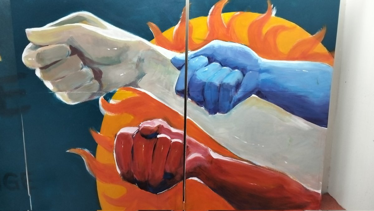 Look at these hands I just painted