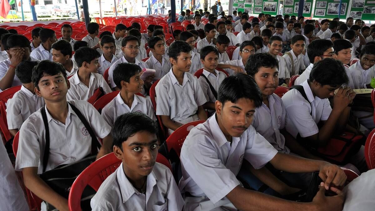 careers360's tweet image. ISC 12th result 2025 better than last year; Southern region performs best

99.02% students pass exams. Girls outperform boys by 0.81 percentage points.

#ISCresult2025 #CISCE #boardexams2025 #result

Read more at: buff.ly/536rHw2