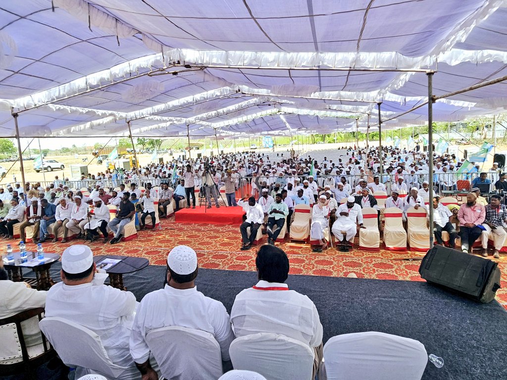 #Live from Madhira: Ram Puniyani (Social Activist) speaking at Wakf Protection Meeting being held at Agricultural Market, Madhira, Khammam District, Telangana.

Mohibbullah Nadvi (MP) Rampur Parliamentary Constituency, Uttar Pradesh, Prof Hafeez Ur Rahman Pasha (Islamic Scholar),