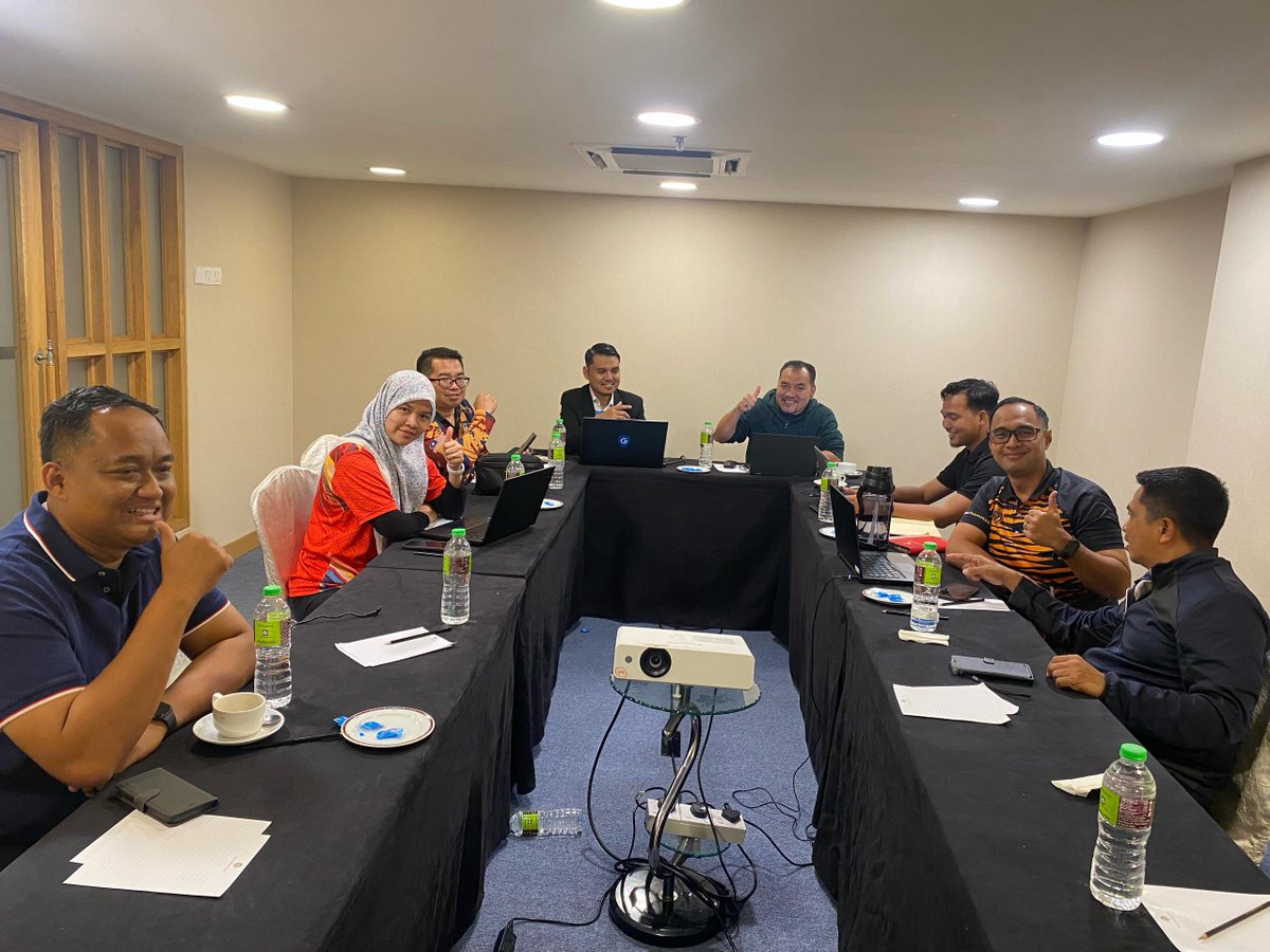 𝐁𝐄𝐍𝐆𝐊𝐄𝐋 𝐏𝐄𝐍𝐘𝐄𝐋𝐀𝐑𝐀𝐒𝐀𝐍 𝐏𝐄𝐍𝐒𝐓𝐑𝐔𝐊𝐓𝐔𝐑𝐀𝐍 𝐑𝐄𝐋𝐀 𝐌𝐄𝐍𝐆𝐆𝐔𝐍𝐀𝐊𝐀𝐍 𝐀𝐈

28–30 April | Bangi Resort Hotel
Bengkel anjuran IPRM ini bertujuan merangka penambahbaikan struktur organisasi RELA secara strategik menggunakan teknologi AI.