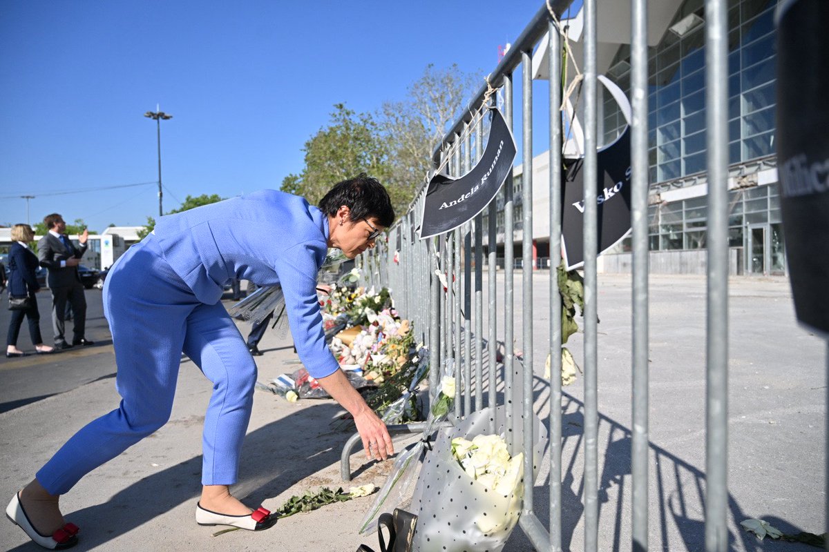 I came to Novi Sad to honour the 16 lives that were lost in a tragedy that could have been prevented.

My heart goes out to the victims and their families.