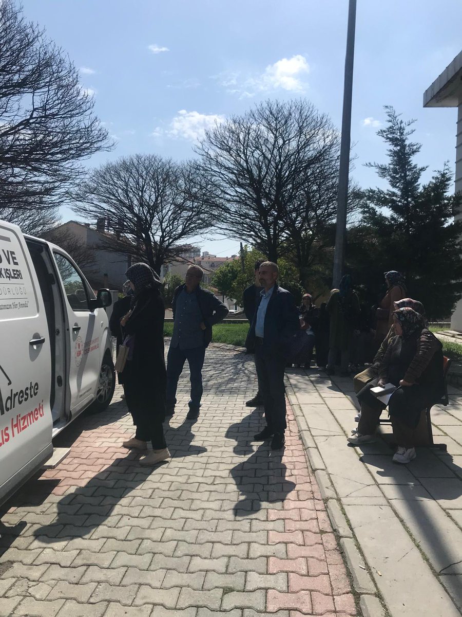 <a href="/ankara_il/">Ankara İl Nüfus ve Vatandaşlık Müdürlüğü</a>  müdürlüğümüzce tahsis edilen mobil hizmet aracımız Şentepe Mah. ve Esentepe Mah. de ikamet eden vatandaşlarımıza da hizmet vermiştir. Yeni kimliklerinin hayırlı olmasını diliyoruz.