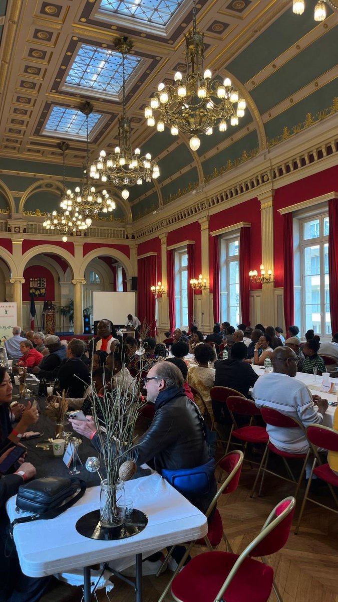 Ce 26/4/25, SEM l’Amba du🇧🇮en🇫🇷 a participé à 1événement :Un après midi à la Burundaise, organisé par l’Association ASCUB-E présidée par Mme MINANI Georgette. L’objectif était la collecte de fonds pour envoyer du matériel médical dans les hôpitaux du🇧🇮. ⁦<a href="/MAEBurundi/">MAECD</a>⁩