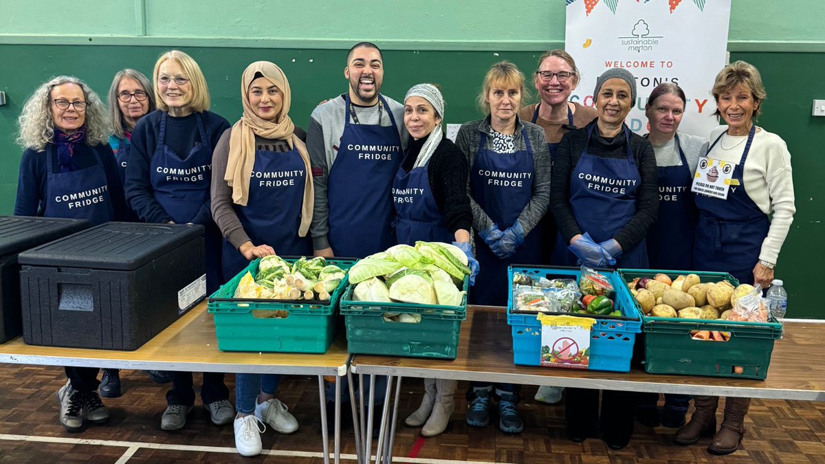 London National Park City* (@londonnpc) on Twitter photo This Stop Food Waste Day, we chronicle our visit to the inspiring initiative that is Merton's Community Fridge (<a href="/SustainableMert/">Sustainable Merton</a>) & find out how they are working to prevent #foodwaste, foster #friendships & support #climate action.
Read & share: buff.ly/IRxiYjb This Stop Food Waste Day, we chronicle our visit to the inspiring initiative that is Merton's Community Fridge (<a href="/SustainableMert/">Sustainable Merton</a>) & find out how they are working to prevent #foodwaste, foster #friendships & support #climate action.
Read & share: buff.ly/IRxiYjb