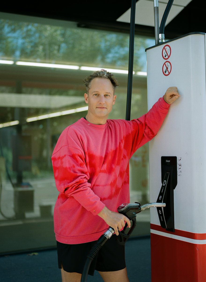 Zur Art Basel erscheint die dritte Ausgabe des «Bebbi Zine» und auch für den ESC haben sich die Bebbi-Macher*innen etwas ausgeheckt. 
👉 Das ganze Interview findest Du bei uns im Journal: kunsttagebasel.ch/journal/claudi…