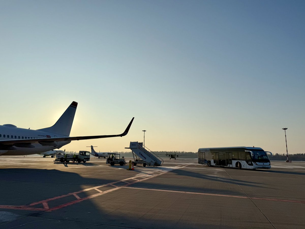 RIX Riga Airport (@riga_airport) on Twitter photo ✈️ Šonedēļ no <a href="/riga_airport/">RIX Riga Airport</a> pieejami lidojumi uz 78 galamērķiem, par 5 vairāk nekā pagājušonedēļ.
✅ airBaltic atsāk lidojumus uz Tivatu, Venēciju, Heraklionu, Rodu un Korfu
✅ Norwegian – uz Tivatu
🛫 Kopumā plānoti 574 izlidojoši reisi, par 4 vairāk nekā pagājušajā nedēļā. #RIX ✈️ Šonedēļ no <a href="/riga_airport/">RIX Riga Airport</a> pieejami lidojumi uz 78 galamērķiem, par 5 vairāk nekā pagājušonedēļ.
✅ airBaltic atsāk lidojumus uz Tivatu, Venēciju, Heraklionu, Rodu un Korfu
✅ Norwegian – uz Tivatu
🛫 Kopumā plānoti 574 izlidojoši reisi, par 4 vairāk nekā pagājušajā nedēļā. #RIX