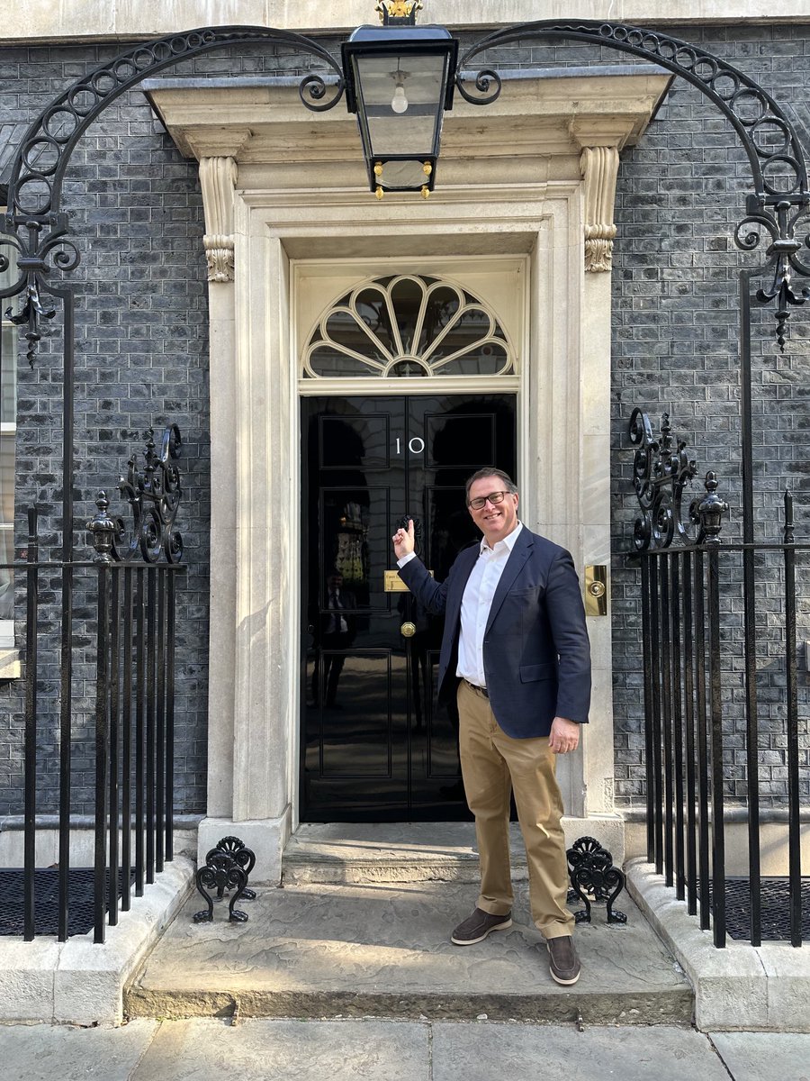 Stopping by for tea 🤣