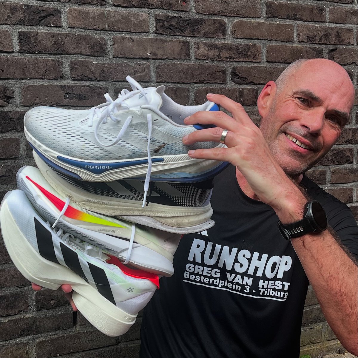 Greg van Hest tweet media