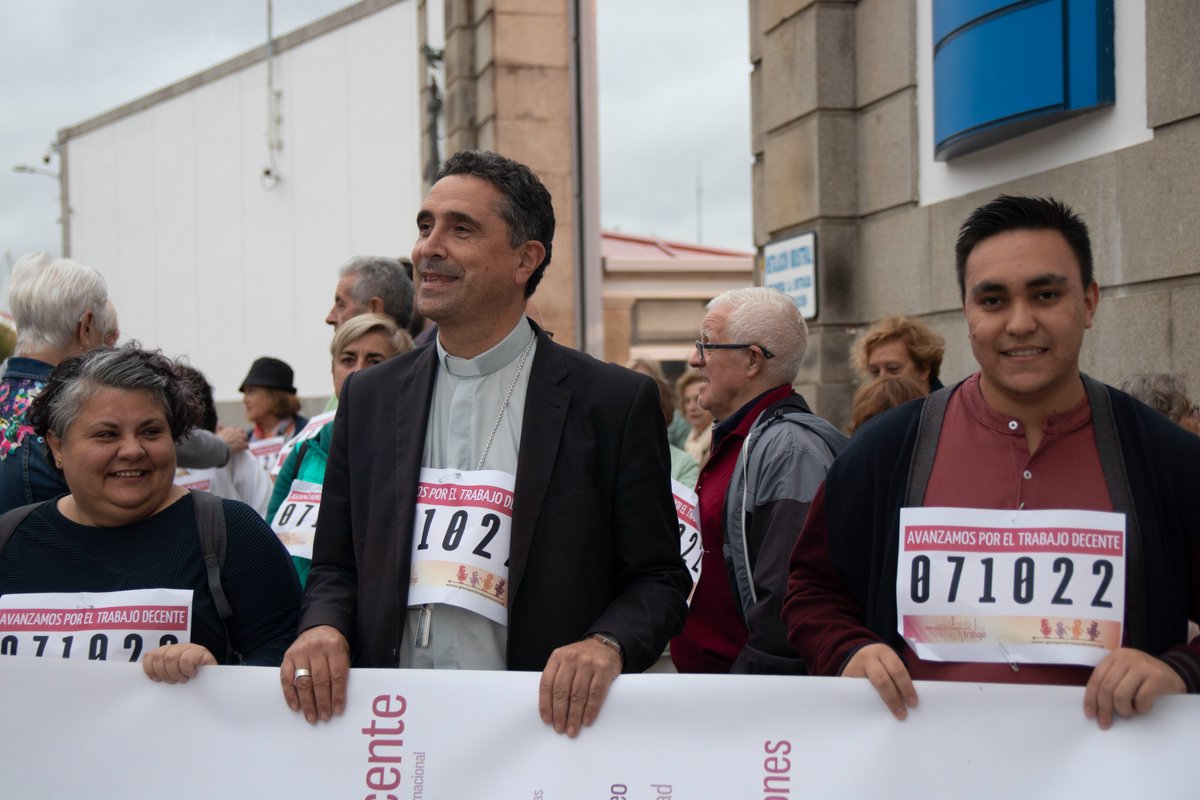 🔴 #1Maio #TraballoDecenteDereitoNonPrivilexio

💬 Mons. Fernando García: "El trabajo no es sólo un medio para obtener sustento, sino una dimensión fundamental de la persona humana"

<a href="/HOAC_es/">HOAC ‏ن #IglesiayMundoObrero</a> <a href="/prensaCEE/">Of. Información CEE</a> <a href="/PastoralObrera/">Departamento de Pastoral del Trabajo | CEE</a> <a href="/ecclesiacope/">Ecclesia COPE</a> <a href="/IglesiaxTD/">Iglesia x el Trabajo Decente #1mayo</a>

➡ mondonedoferrol.org/en-el-dia-del-…